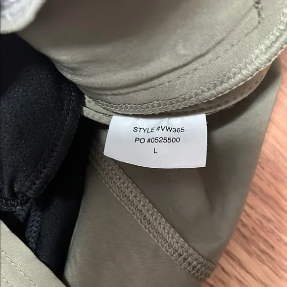 Vuori Green Athletic Shorts Elastic Waistband Lightweight - Picture 2 of 4